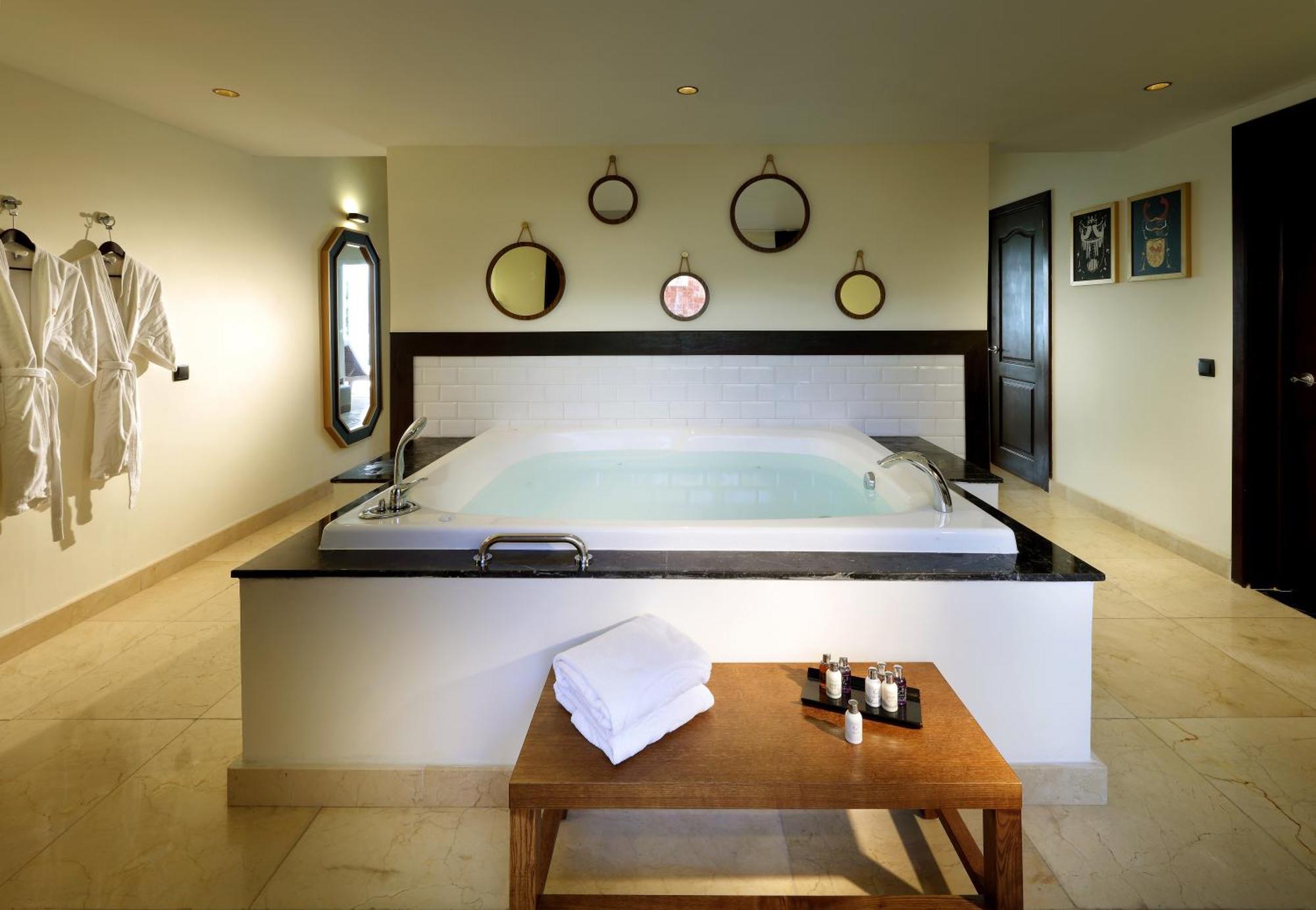The Signature Level At Grand Palladium Lady Hamilton Resort & Spa Lucea Extérieur photo